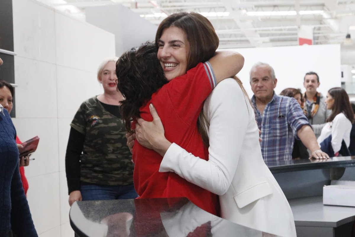 RomeroBettina's tweet photo. Gracias por el apoyo y cariño. Sé que podremos hacer un gran equipo con los empleados municipales. Valoro el diálogo permanente y el compromiso con la ciudad. #Salta https://t.co/XP8DnNmLMg