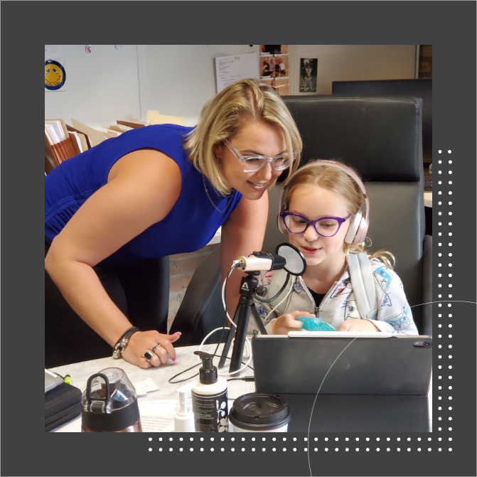 DaraTarkowski's tweet photo. How adorable is my assistant? New project in the works. Can't wait to share with everyone. #podcast #podcasting #techonreg #momslittleboss #womenempowerment https://t.co/o9ThxD9JJP