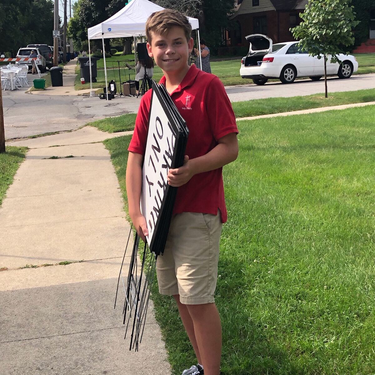 Big thanks to our volunteers who helped out this year. Beaverdale Farmers Market would not be the same without you! We still have one more market left from 4-7:30pm tomorrow. Don’t miss out. 😊