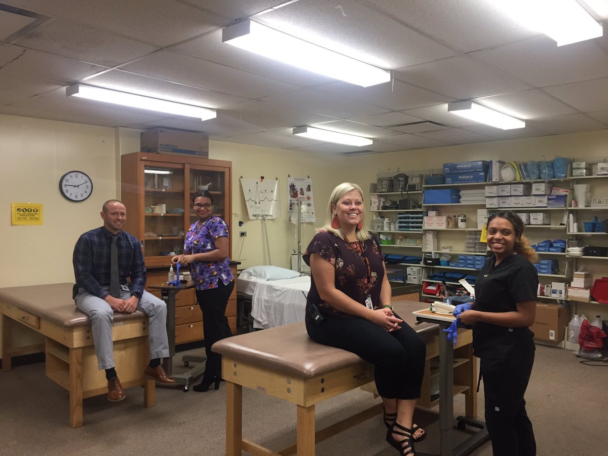 MrsSpooner1's tweet photo. Medical assistant students running a vital sign clinic. Thank you to staff for this great real world experience! @ParmaSchools @pcsdcte @PCSDConnects https://t.co/kREBNkaIVq