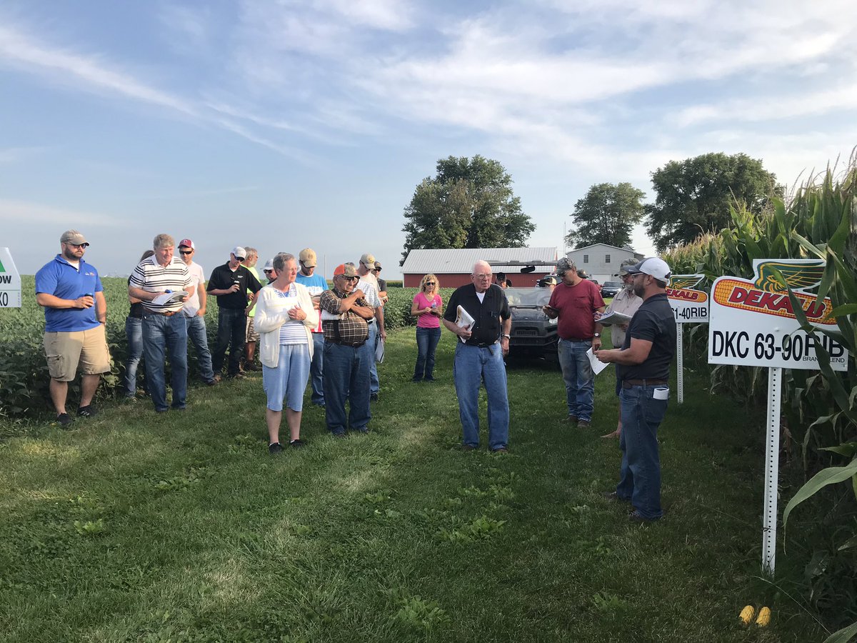 Great night to talk about new <a href="/Asgrow_DEKALB/">DEKALB Asgrow Seed</a> products and Bayer PLUS Rewards with growers!🌽 <a href="/Bayer4CropsUS/">Bayer U.S. 🇺🇸 | Crop Science</a> <a href="/DKAS_NIL/">DEKALB Asgrow NIL</a>
