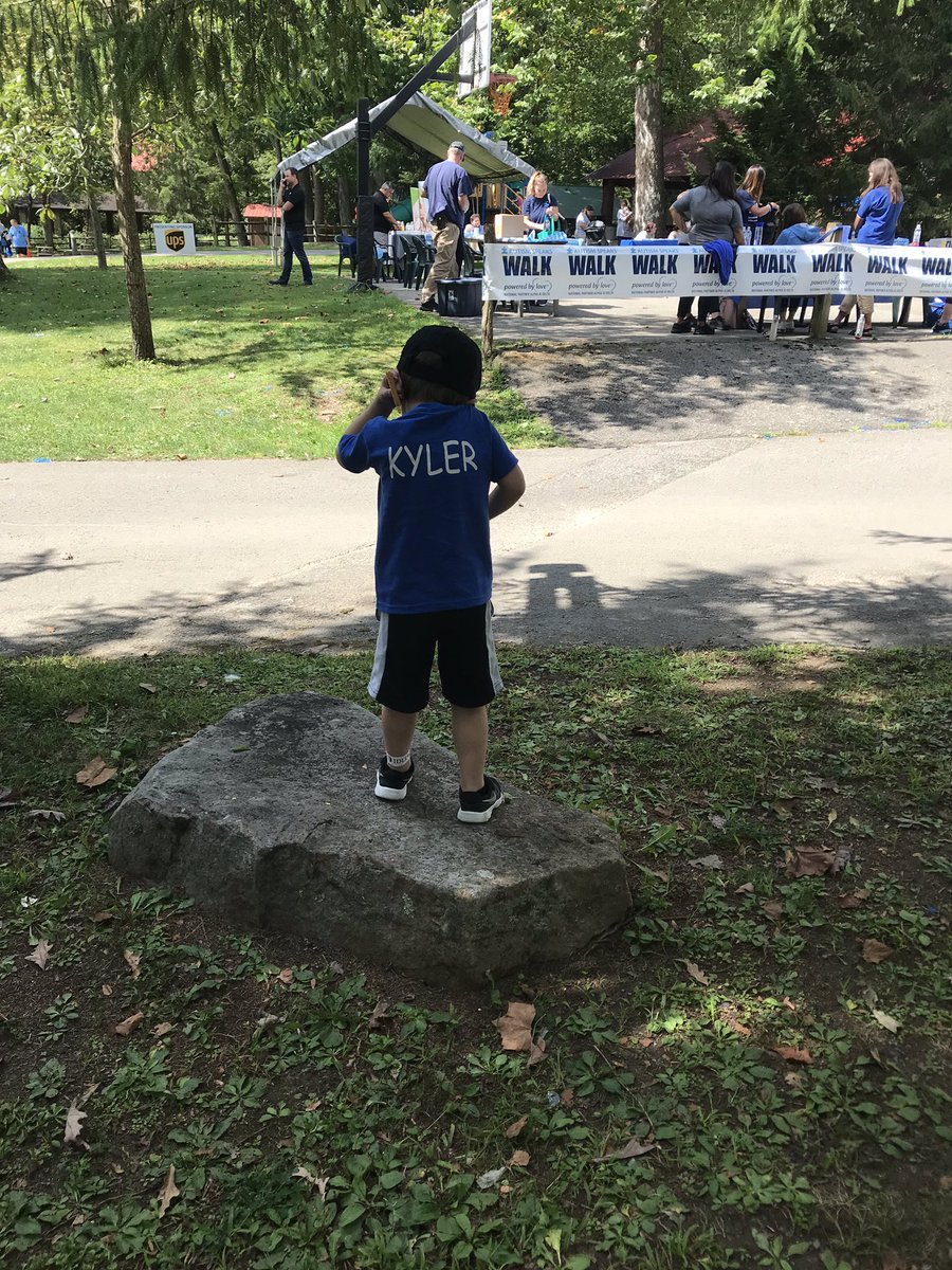 dietrich_27's tweet photo. 🧩💙 #teamkyler #autismwalk2019 #loveneedsnowords #motherandson #heismyhero https://t.co/yoLc4DGsNT