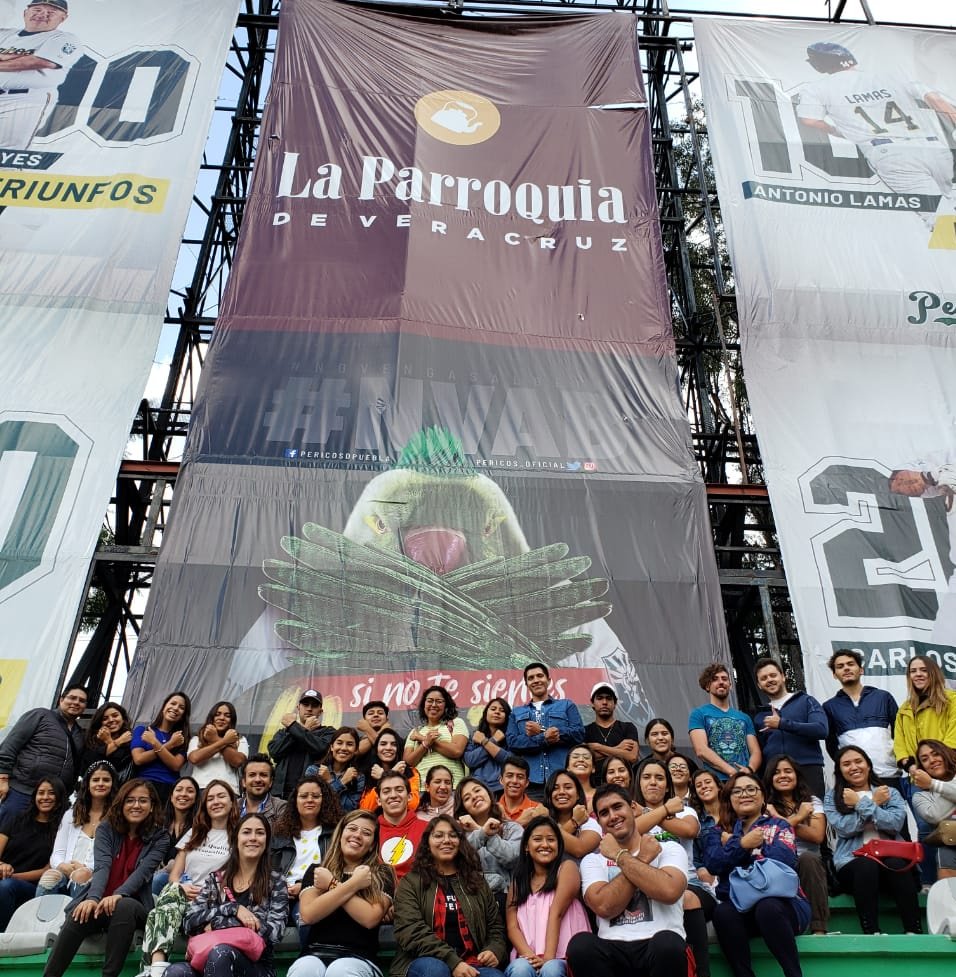 Con los alumnos de #Direccióndeempresasdeentretenimiento <a href="/UAnahuacPuebla/">Universidad Anáhuac Puebla</a>  en el nido verde. Gracias por abrir sus puertas <a href="/Pericos_Oficial/">Pericos de Puebla</a>  <a href="/Ciromedina/">Ciro Medina</a> <a href="/RamonRamirezMX/">Ramón Ramírez™</a>