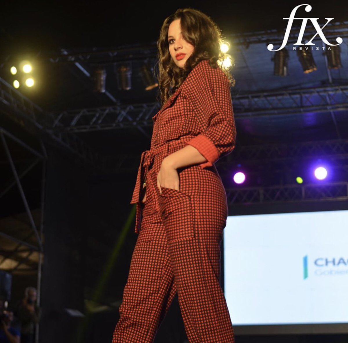 revistafixnea's tweet photo. La marca @bytamborelli se hizo presente en el desfile #CHACOMODA presentando su colección que se caracteriza por sus diseño urbanos. https://t.co/fj6oHwy3JF