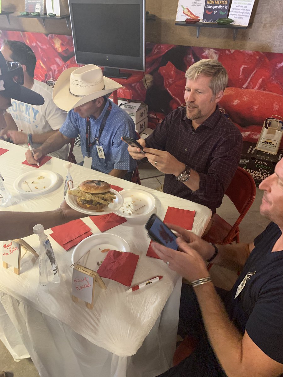 MayorKeller's tweet photo. Things were heating up today at the @NMStateFair ๐ถ๐ Thanks for inviting me to be a judge in the Green Chile Cheeseburger Challenge today and congratulations to Oso Grill on winning both awards! #OneAlbuquerque #LoveIsInTheFair #NewMexicoTrue https://t.co/em74CySXIJ