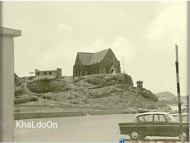 KhaLdoOnHD's tweet photo. عدن 1871 م
كنيسة القديسة ( ماريا ) التي تأسست في عام 1871م ثم أصبحت لاحقاً مقراً للمجلس التشريعي لحكومة عدن https://t.co/sY6Z2j4Ly8