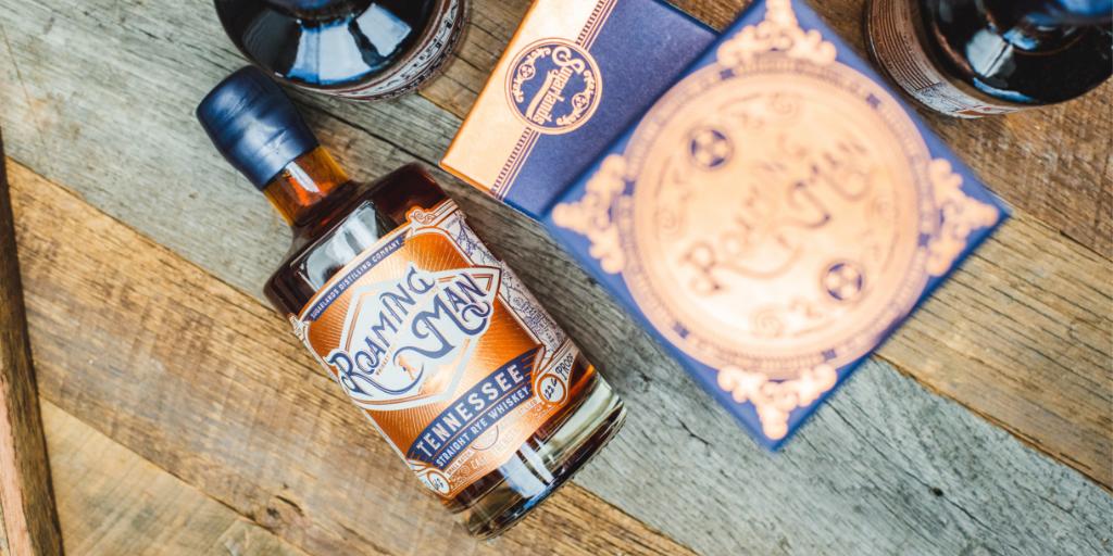 SugarlandsShine's tweet photo. Our friends at @gardenandgun featured Roaming Man Tennessee Straight Rye Whiskey in their June/July issue along with a smashing cocktail! We will be serving it made with our highly-allocated whiskey at Roaming Man, An Elevated Evening. Get your 🎟️  today: https://t.co/VHbvDFHkYl https://t.co/pxTvxmZ7Nq