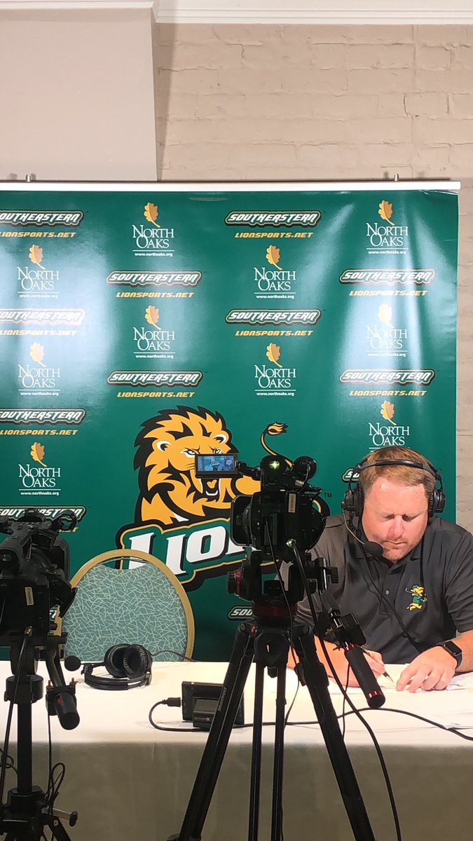 LionUpSponsors's tweet photo. #FristTweet To kick off tonight’s coaches show at Tope La with @Coach_Scelfo! Check it out below: https://t.co/TVmsf2jXTS https://t.co/wjufEsXxfg