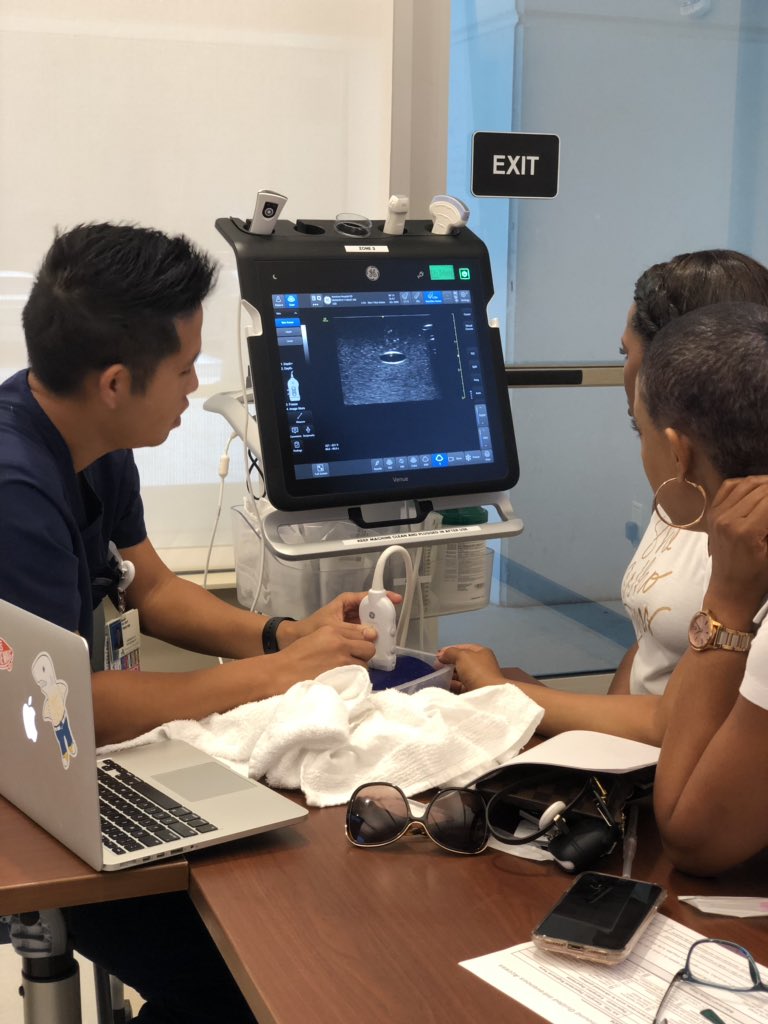 AventuraEUS's tweet photo. More from our course for the nurses/techs/PA’s #USguidedIV #onestick #oneflash #POCUS @AventuraEM @SAEMAEUS @pumarejo_laura @ACEP_EUS @PracticalPOCUS @SCUFellowships @POCUS_Society @WINFOCUS #FOAMus https://t.co/pVEBxw0YbP