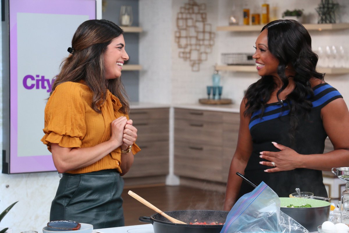ICYMI: Today's full episode with @ShoanaJensen, <a href="/Julie_Miguel_/">Julie Miguel</a>, <a href="/SarahGunnStyle/">Sarah Gunn</a> + <a href="/livewithlisach1/">livewithlisachang</a>! 📺 WATCH: ow.ly/cuSo30pvk4s