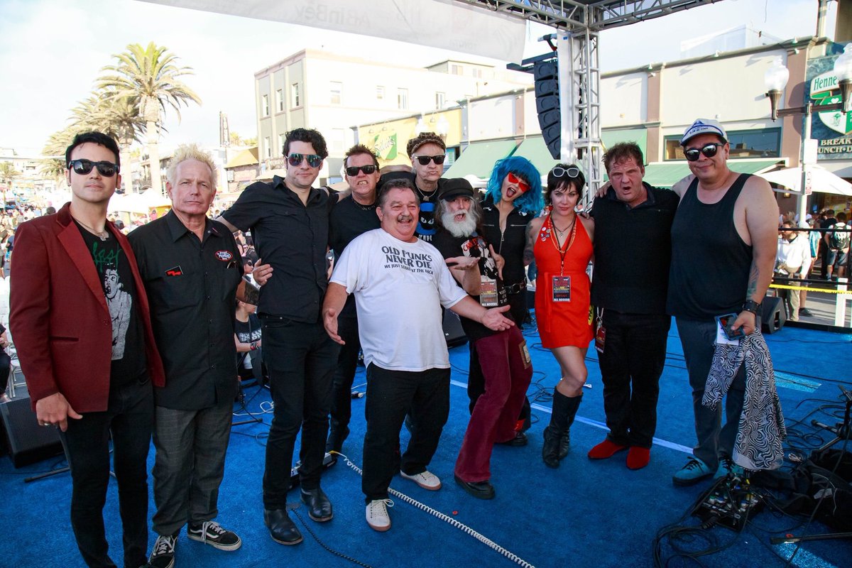 syncstories's tweet image. Farrell Holtz of Decry performed at #FiestaHermosa with My High School Rebellion which featured punk rock legends Dez Cadena of #BlackFlag, original drummer Bryan Migdol &amp;amp; Don Bolles of #TheGerms. A punk rock reunion.

Find #Decry tracks on our site -&amp;gt; syncstoriessearch.com/#!explorer?b=6…