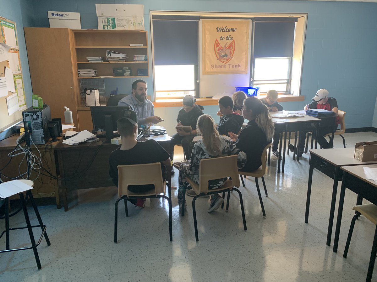 smrhbellisland's tweet image. We are so proud to have our school community composed of so many wonderful educators.  With only one week into the school year, Mr. Cowan is already building strong learning relationships! #directfeedback #collaboration #character #6cs #engagement @NLESDCA 
#smrhislanderpride