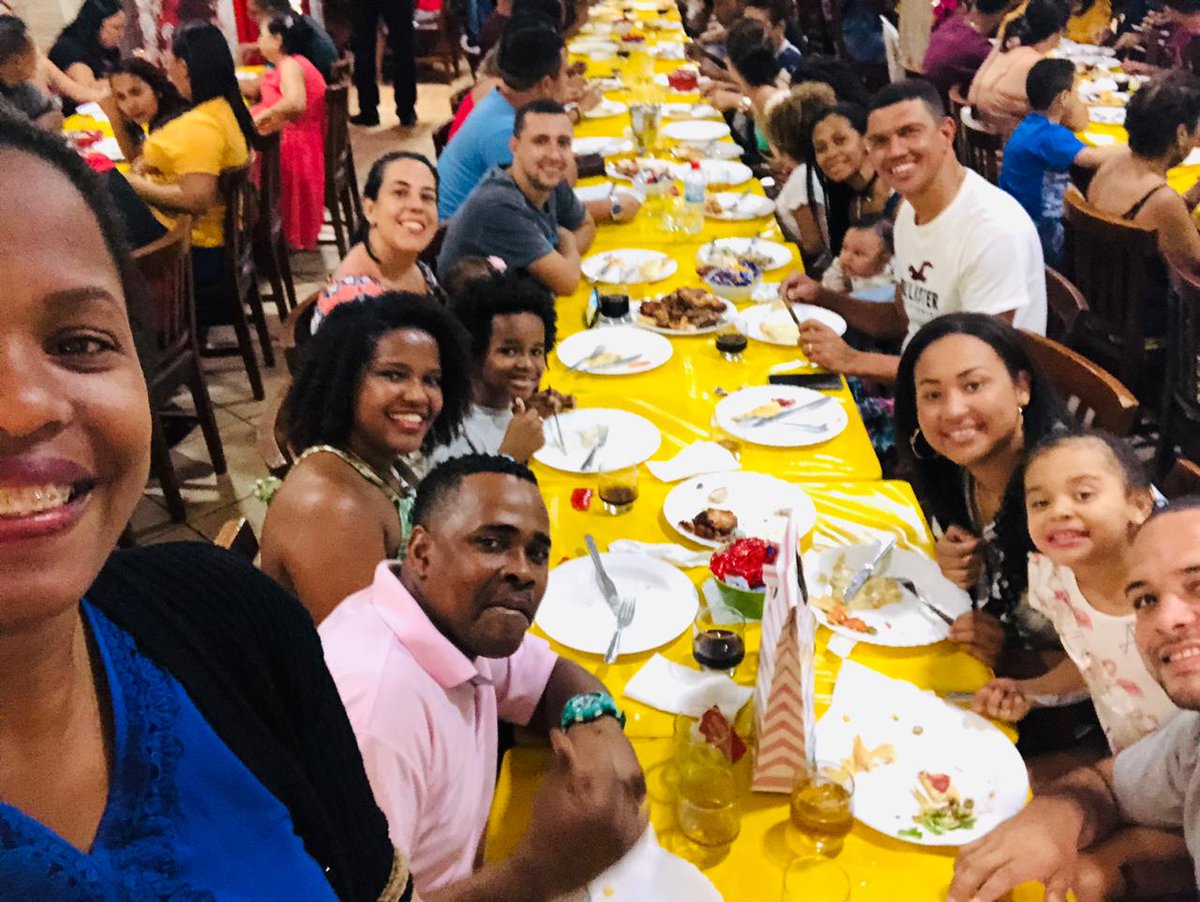 esdra_junior's tweet photo. Niver da Aline🍢🍕 https://t.co/ZRpvc8iuwZ