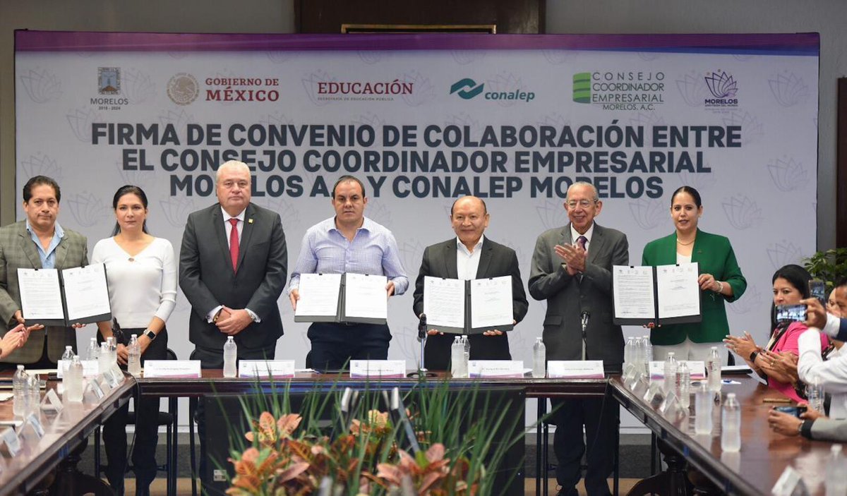 CONALEP_Mex's tweet photo. El Consejo Coordinador Empresarial y @Conalep_Morelos, firmaron un convenio de colaboración para apoyar, promover y desarrollar el sector educativo y empresarial del estado en el ámbito de sus competencias y así aumentar la empleabilidad de los jóvenes egresados. https://t.co/Axfq84zp2t