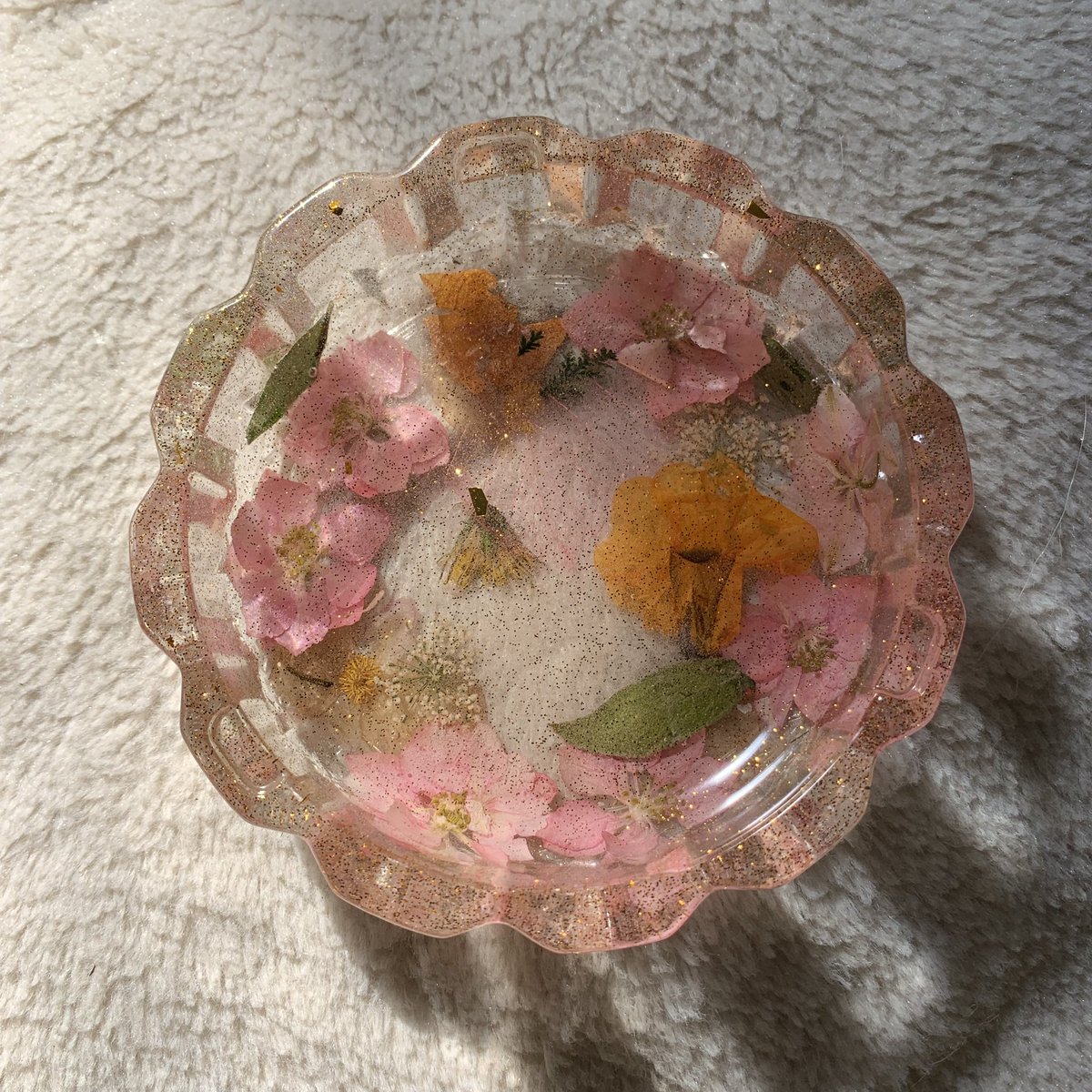 Trapdaddylex's tweet photo. some recent resin ashtrays I’ve made 💕 https://t.co/10NzSV0C46