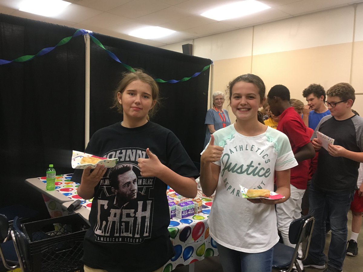 Tigerscms's tweet photo. The celebrations continue here in #TigerCountry! Two more students were recognized for #growth this afternoon so the group got to celebrate some of the strides they have made this year academically! Way to go, Tigers! #TigerPride #MakingGrowth https://t.co/2WQJ2PQBpy