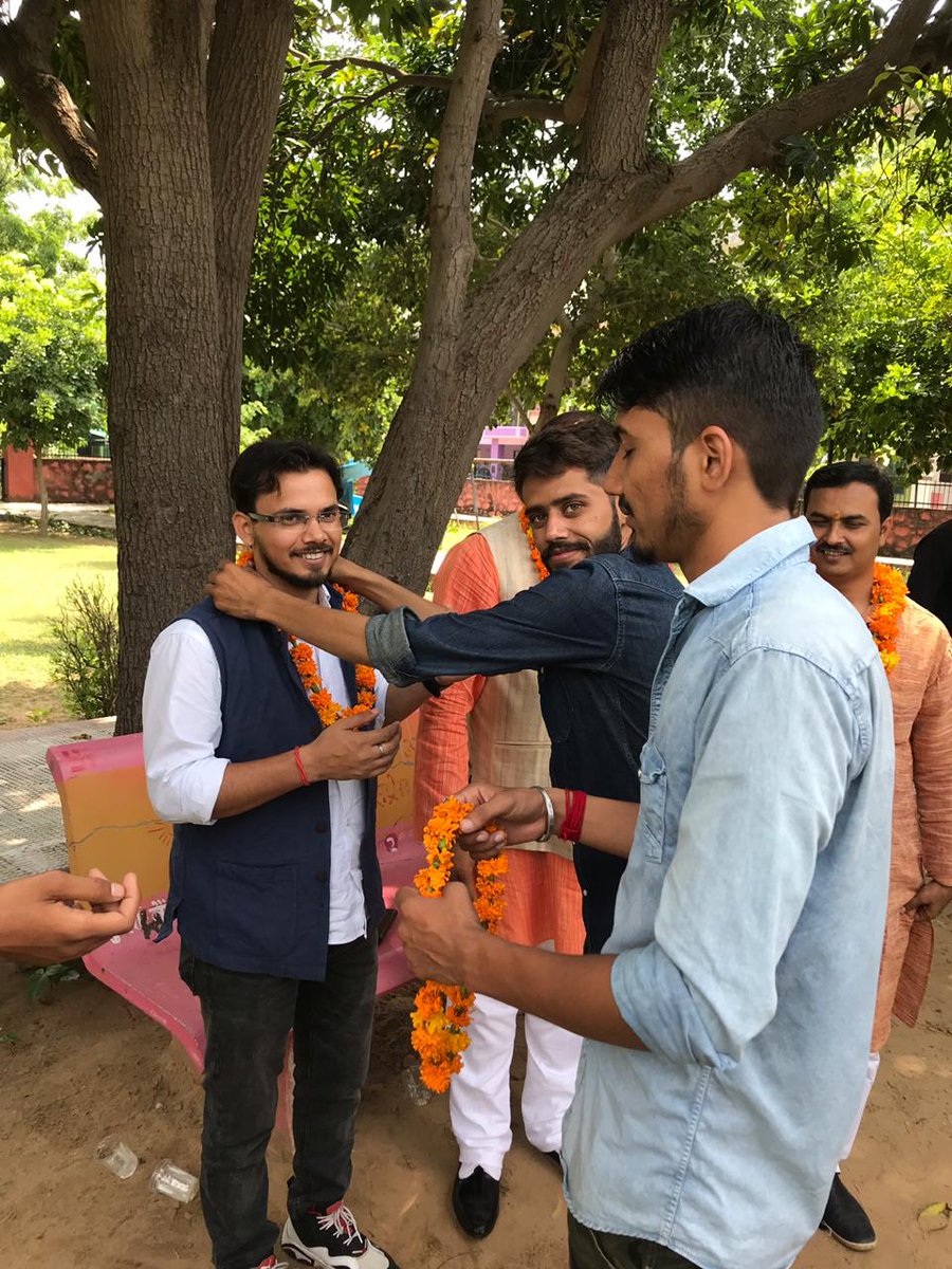 Vikash Singh tweet media