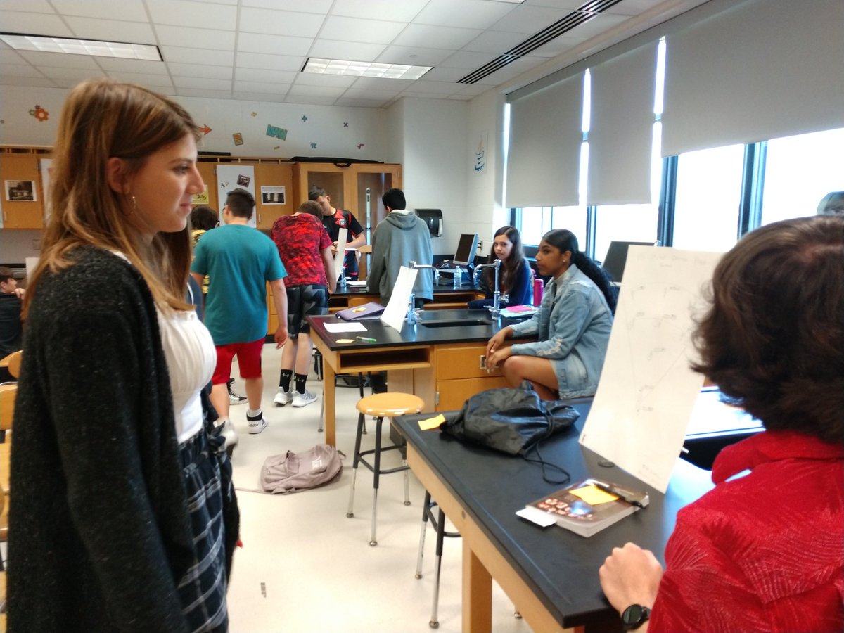 Dev4Edu's tweet photo. Rapid prototyping introduction activity. It's going to be a fun year! Can't wait to see what all these awesome students invent. #APCSP #ILoveCompSci https://t.co/0vUpxs8iTw