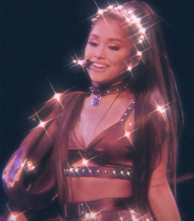 this outfit with or without sleeves?