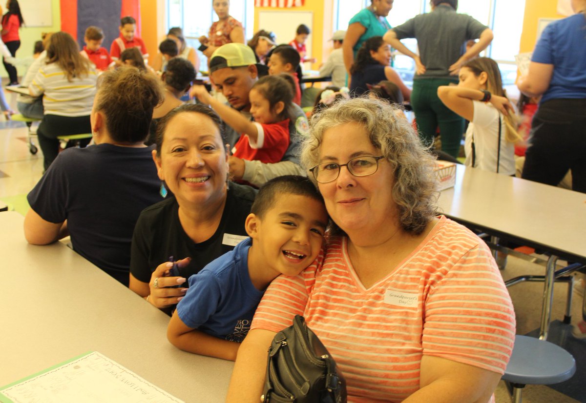 HSI_Austin's tweet photo. At HSI-Austin, our little Oso cubs know how to appreciate their grandparents with bingo, photo booths, and coloring! We enjoyed having you all on our campus at our first annual Grandparent's Day! We can't wait until next year! 🐻👵👴🐻 #HarmonyProud #HSIPride https://t.co/V4VqzpMyO5