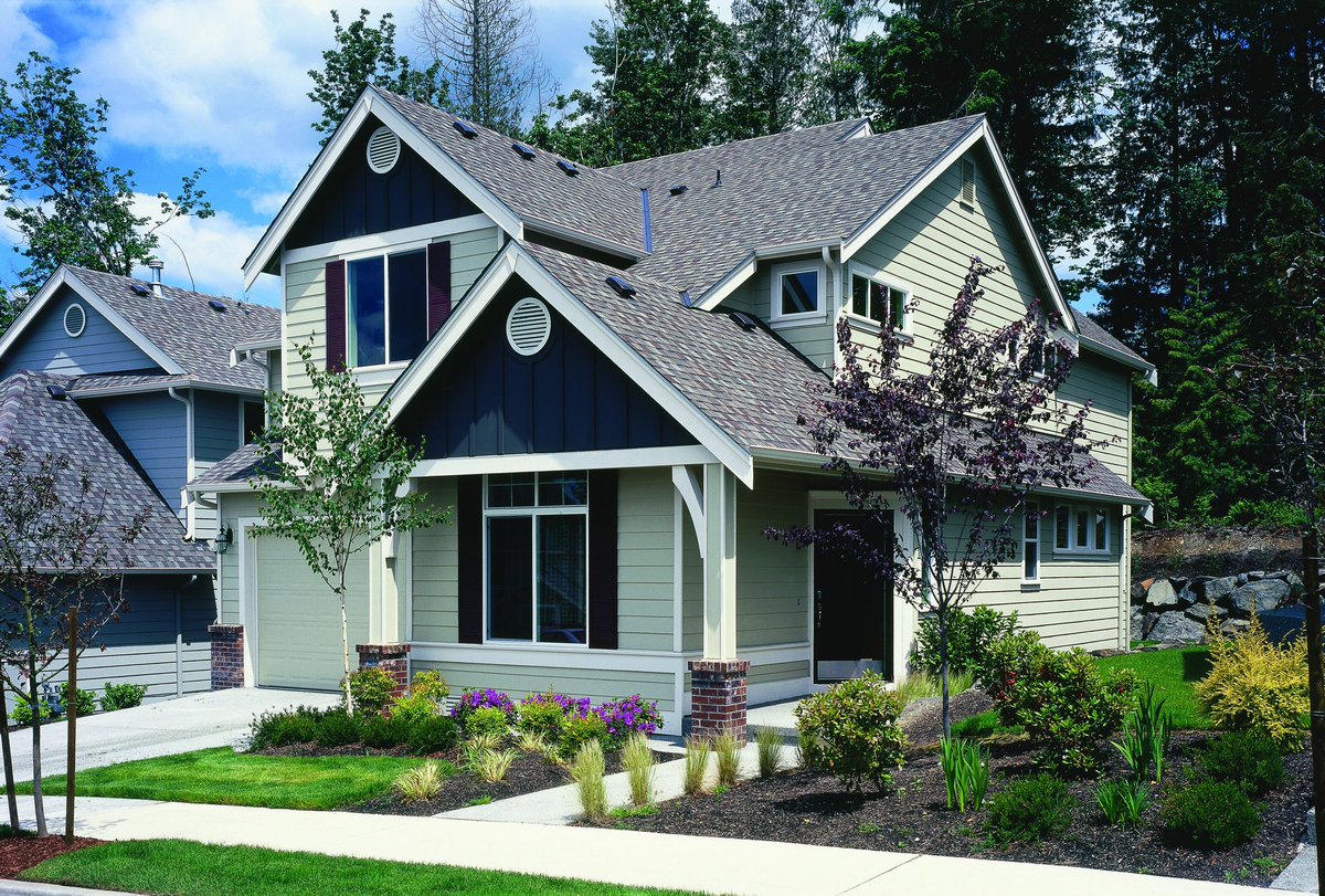 j_hbuilders's tweet photo. On the SIDE. We've got you covered: big savings on siding, all installed by the trusted, affordable professionals at J&amp;H Home Renovators
#siding #exteriors #renovations #JHHomeRenovators https://t.co/rVUf0synjz