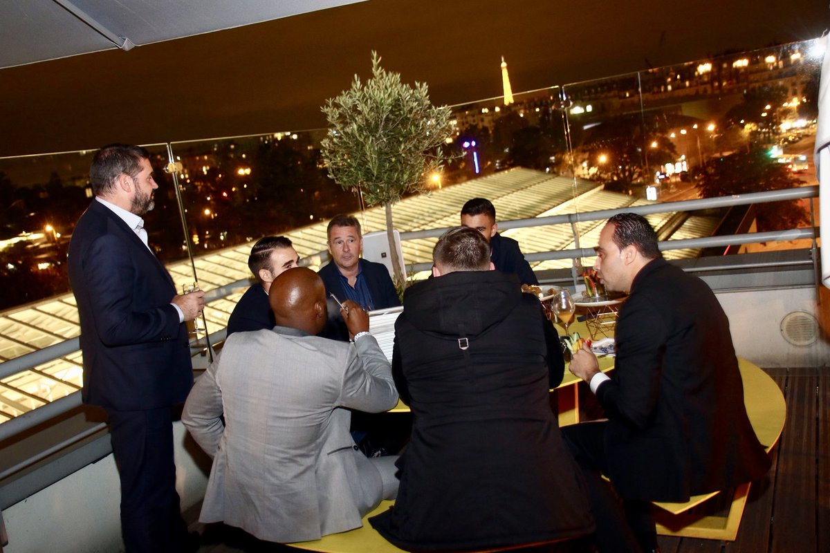 FrederikCousin's tweet photo. Ravi d'être de la soirée #Everlink Services, ce lundi soir, à la Piscine Molitor, avec ses dirigeants, qui font confiance à @AgenceRefea pour leurs #recrutements depuis ses débuts. https://t.co/m8NWh5l2XH