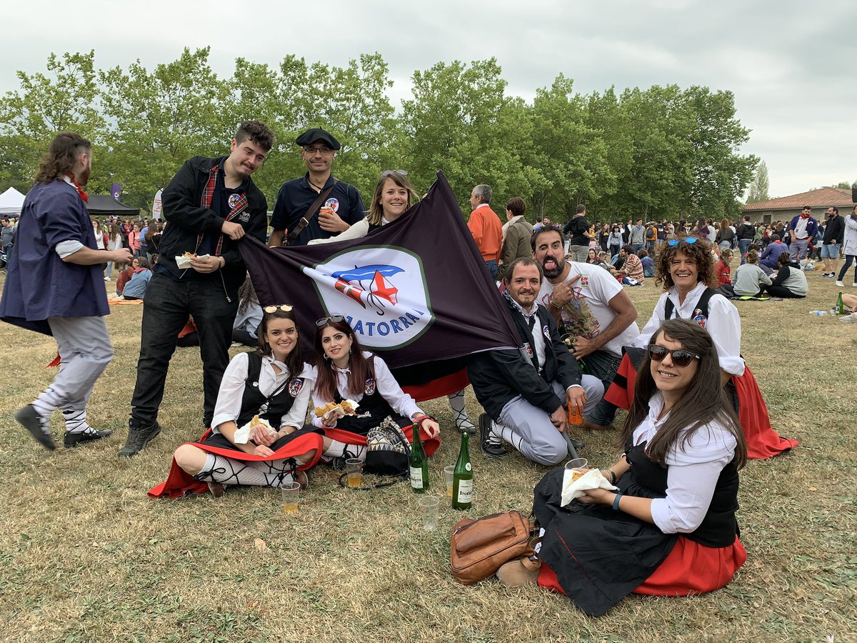 Jatorrak's tweet photo. Jatorrak no se pierde una!  #Olarizu #somosJatorrak #Jatorrak2019 https://t.co/tl547oT1W7