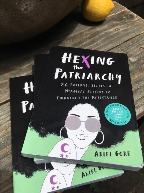 Author and witch <a href="/ariel_gore/">Ariel Gore</a> is an I N S P I R A T I O N. And guess what?! We had the chance to chat with her about how spells, radical writing practice, and making magic all became #hexingthepatriarchybook. Read the interview! 🔮📖⚡️
hauswitchstore.com/hexing-the-pat…