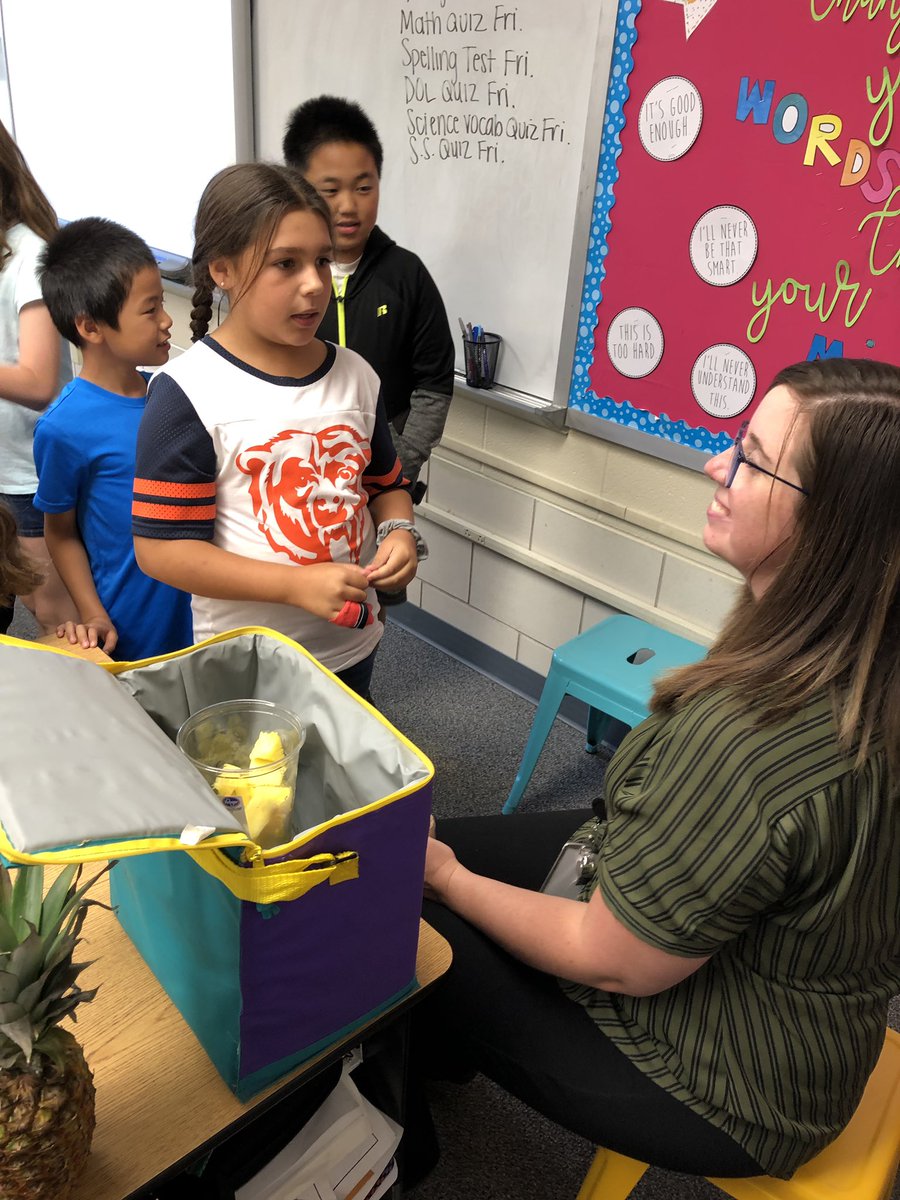Mrs_Bond22's tweet photo. What better way to teach students to be aware of SEL than to have your school counselor come visit each class! #dgsroyals #323learns https://t.co/Mnc6xBNSKG