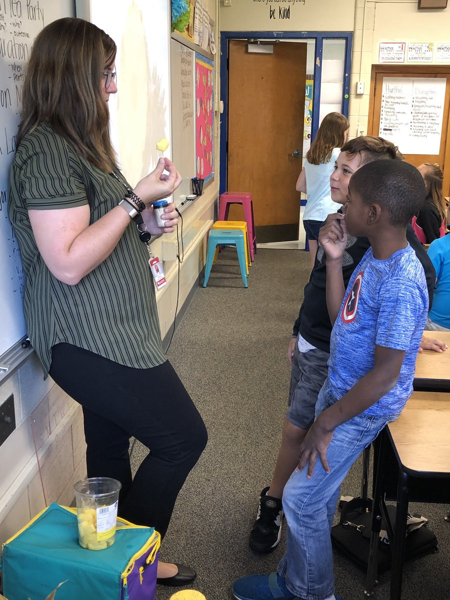 Mrs_Bond22's tweet photo. What better way to teach students to be aware of SEL than to have your school counselor come visit each class! #dgsroyals #323learns https://t.co/Mnc6xBNSKG
