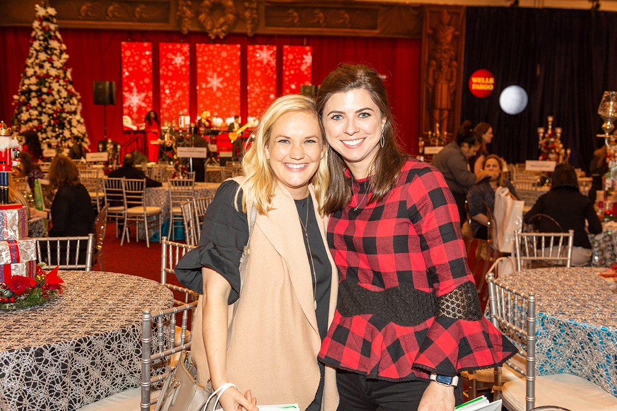 NutcrackerMkt's tweet photo. There’s still time to get your tickets &amp; tables for the @WellsFargo Preview Party! Shop at all 260 booths on 11/13 at 6:30 PM before the Market opens to the public on 11/14. Plus, all Preview Party tickets allow for repeat admission all weekend long! Call us for tickets today. https://t.co/tE0TOxvn5b