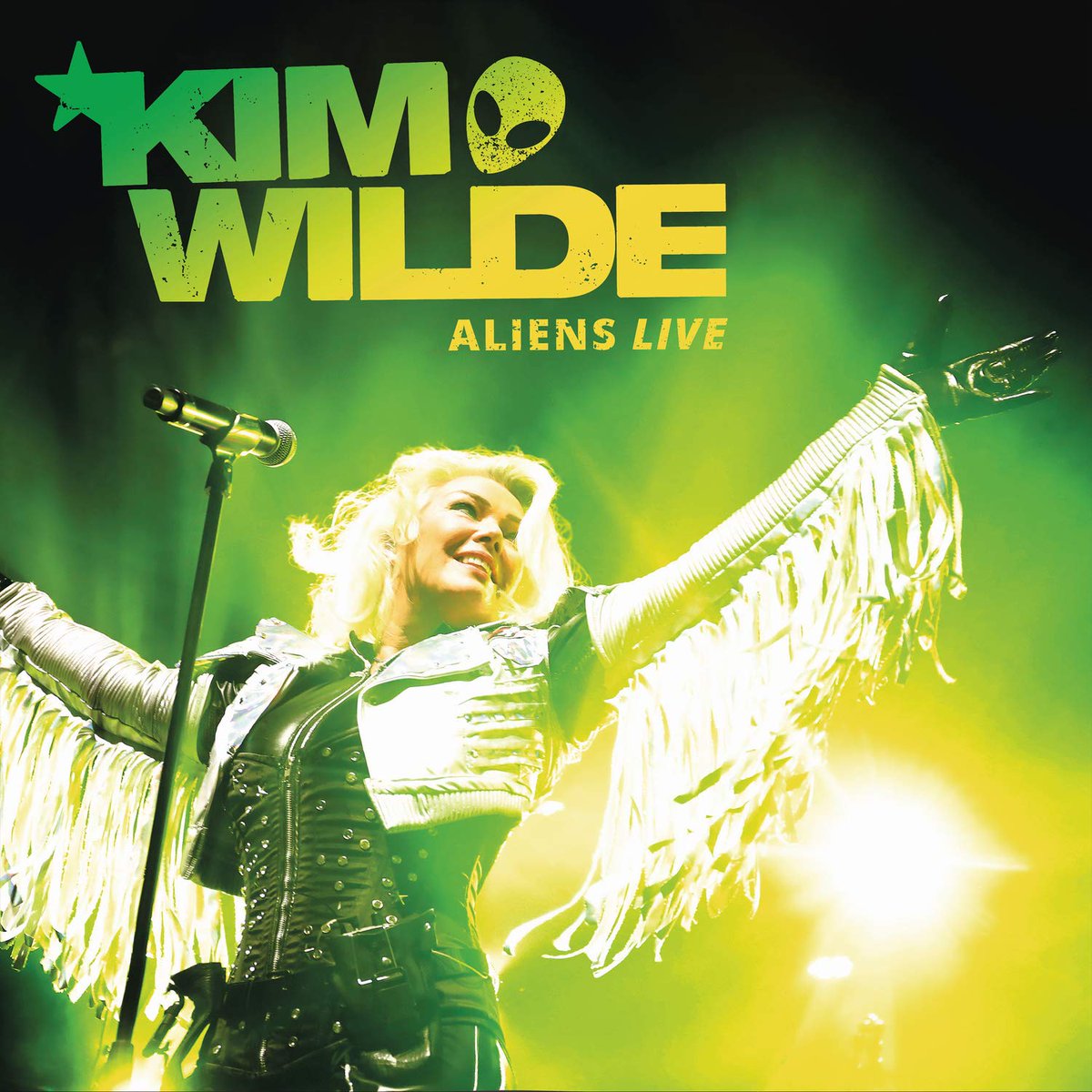 ColinGunn1960's tweet photo. Just listening to @kimwilde Aliens Live with @Matt_Jarrett71 which I got for his birthday today. Bringing back great memories of the Buxton gig 20th April last year. @Wildericky Great album. #AliensLive https://t.co/PMLYy0MZTt