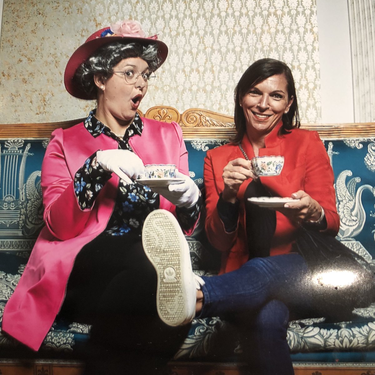 IsaPERISSE's tweet photo. Un grand bravo @jeremielotz pour cette soirée de lancement de @Noiizy_News 
Sympathie , audace et expertise pour cette toute nouvelle agence de RP qui fait déjà beaucoup de bruit 👋🏼👌🏼 https://t.co/5RMokTvOHD