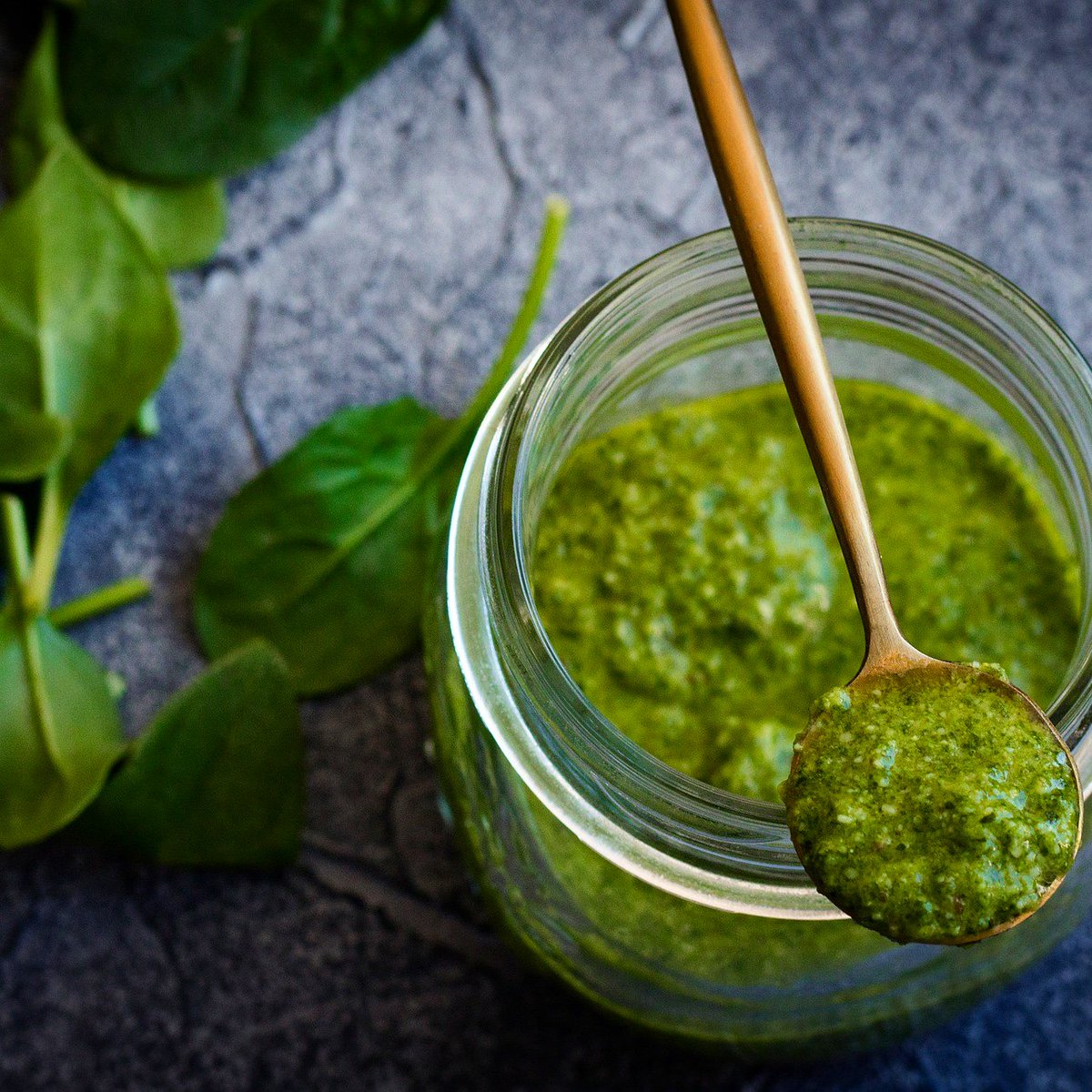 focusandmove's tweet photo. Pesto is an extremely versatile ingredient. It can be added to pasta, salads or even a baked potato. 

Try your own by using this recipe from @olivemagazine 

https://t.co/5mw9K9yoX2

#HealthyFood #pestorecipe https://t.co/KOrIz5JJ42