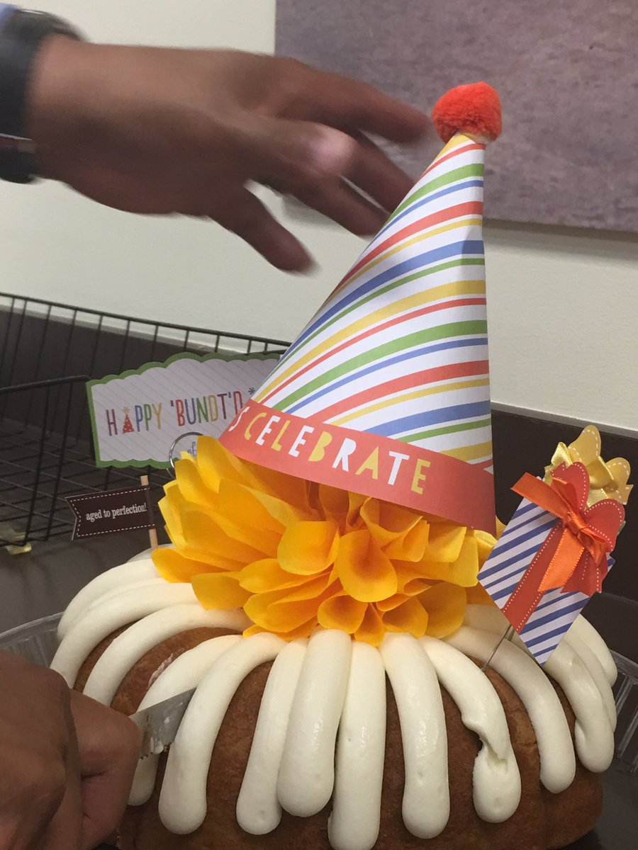 HAPPY BIRTHDAY!!! To the best GM a building could ask for! Thank you for everything! This day (and cake) is for you!! 🎂🎊🎉🎈