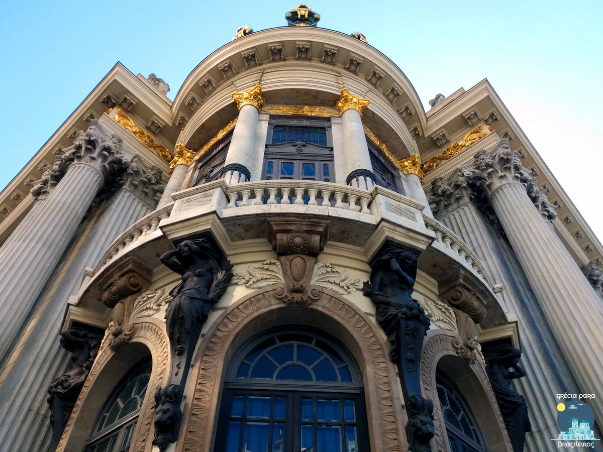 greciaparabrs's tweet photo. #TheatroMunicipal teve a construção iniciada em 1905 e inaugurada em 1909. De #arquitetura eclética, as influências #gregas são evidentes em sua estrutura. Mas destacaremos as colunas, sendo algumas construídas em granito e outras em mármore, com o capitel em estilo #coríntio. https://t.co/r28R8rqGpa