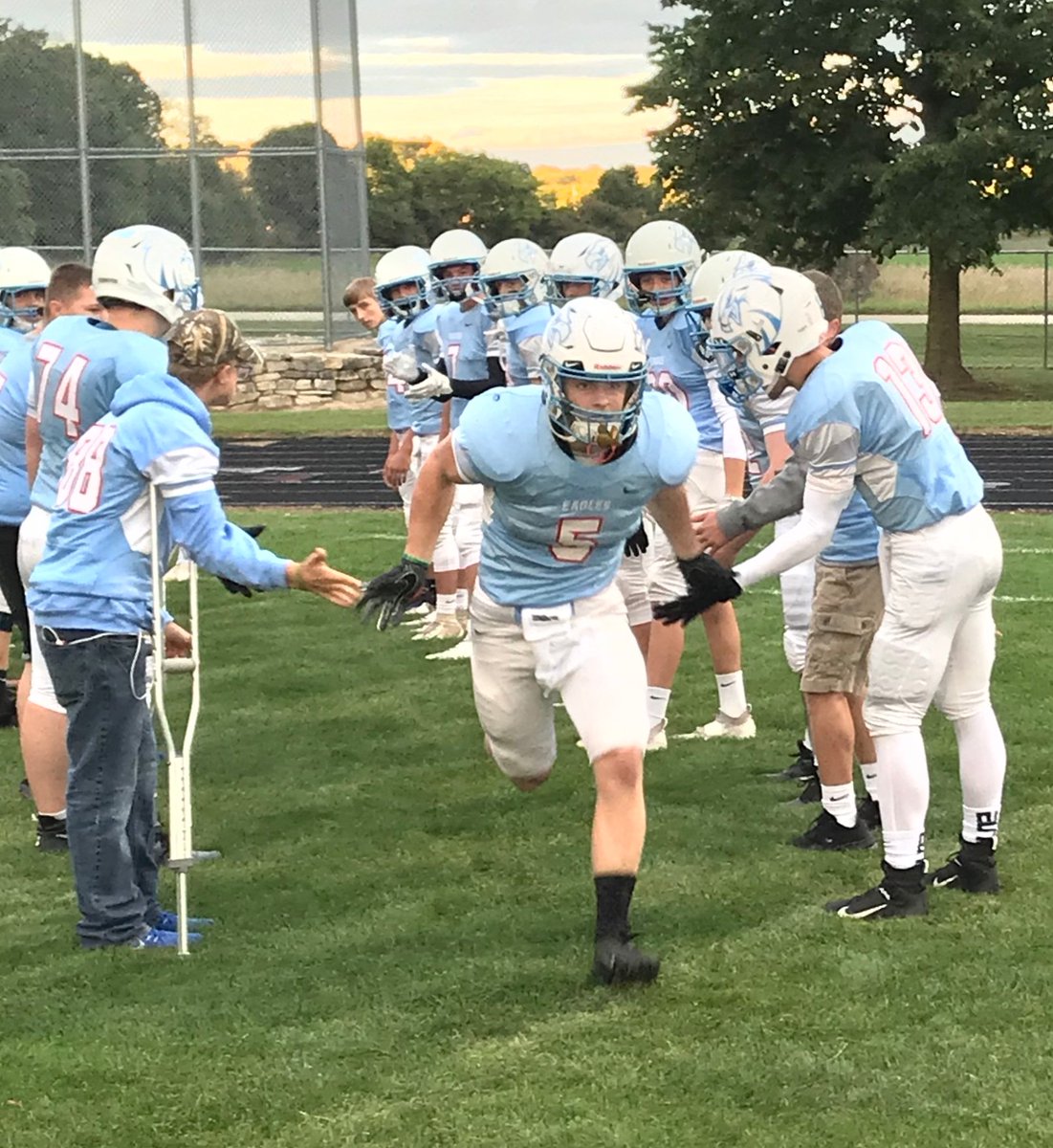 We're excited to report that SDHS football player Nick Baudhuin has been selected as a nominee for the Statewide Player of the Week on WisSports.net
You can vote for Nick until 4 p.m. Thursday at the following link: wissports.net/news_article/s…