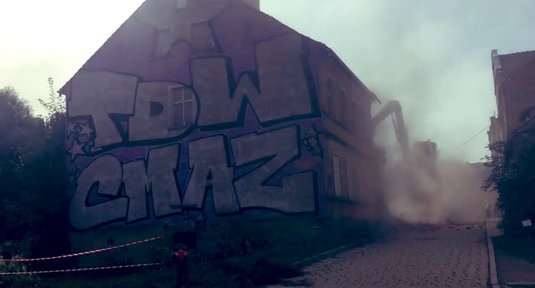 sajkokila's tweet photo. Zburzyli Mekkę polskiego undergroundu 😭😭😭 #tdw #lso #cmaz https://t.co/4v0T1DNmVu