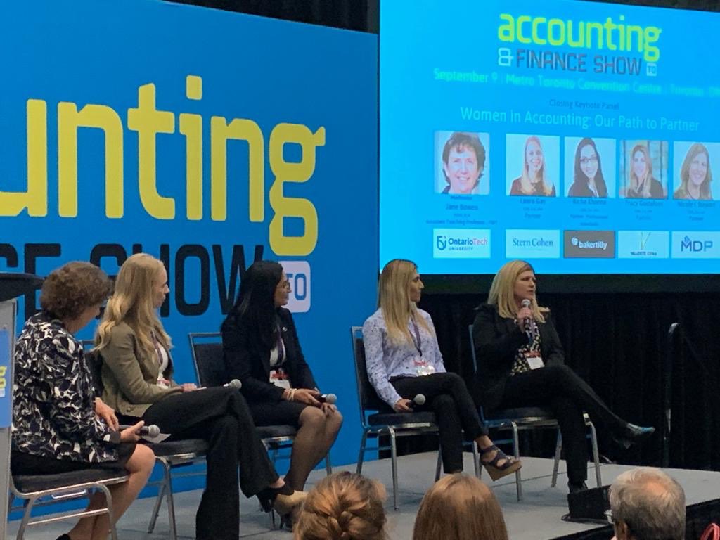 AccountingShow's tweet photo. Happening now: Our closing keynote on Women in Accounting: Our Path to Partner! #AccountingShowTO https://t.co/p0WNbbFxht