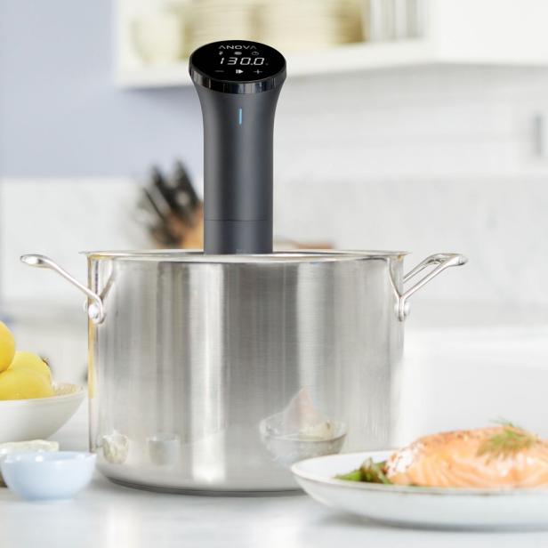 AnovaCulinary's tweet photo. Lauren Seib from the @FoodNetwork investigated if all the promises she's heard about sous vide cooking are true. Spoiler alert: They are → https://t.co/xBXBuFjAuQ https://t.co/s23113VMSk