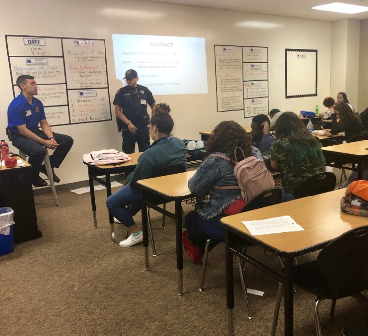 DHS_CTE_Law's tweet photo. #GuestSpeakerDay big s/o to Deputy Ramirez and Detention Officer Hernandez for stopping by @Dekaneywildcat and sharing with us today about #HCSOExplorers @SheriffEd_HCSO @SpringISD @CteNths https://t.co/q9FLwB6csi