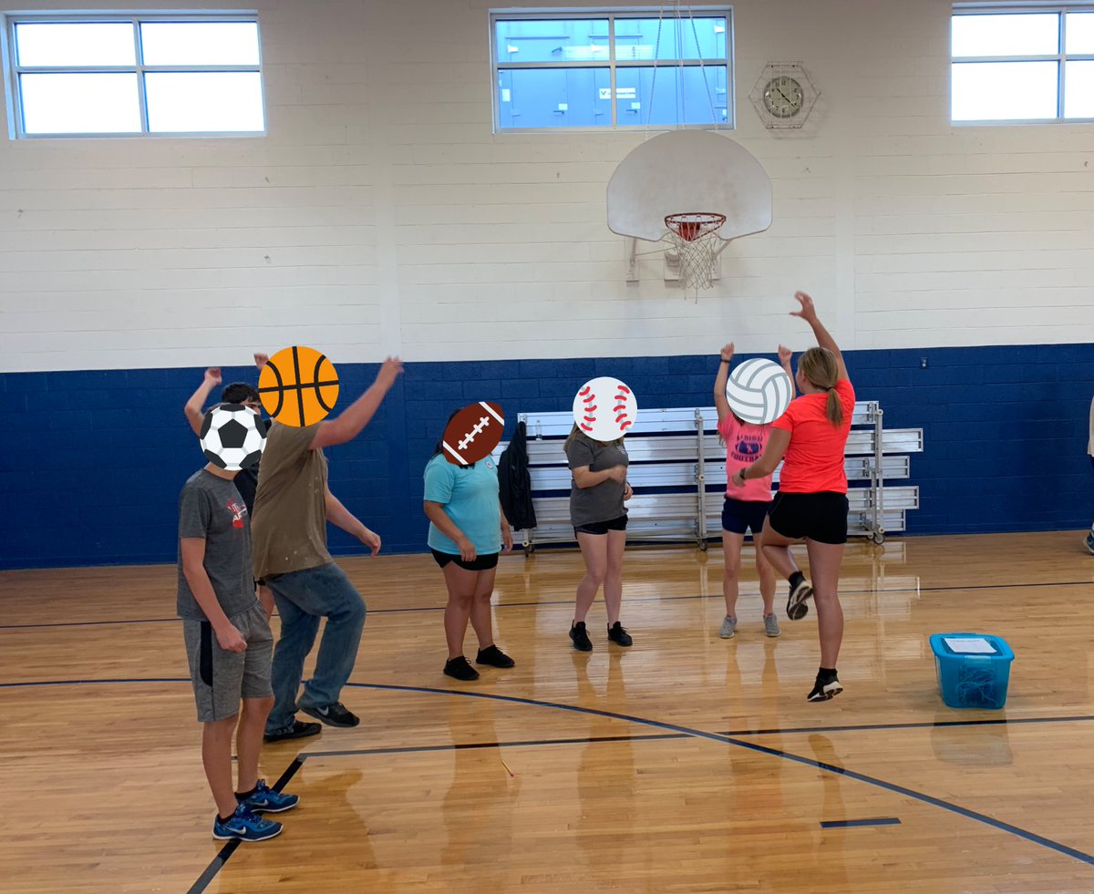 Arrington_PE's tweet photo. #personaltrainers brought in their own workouts and put their teams through workouts with various equipment. #GenZPE @awheeler_wheels @mcpsMCHS @vahperd #secphysed #sporteducationmodel https://t.co/vxI237PI2C