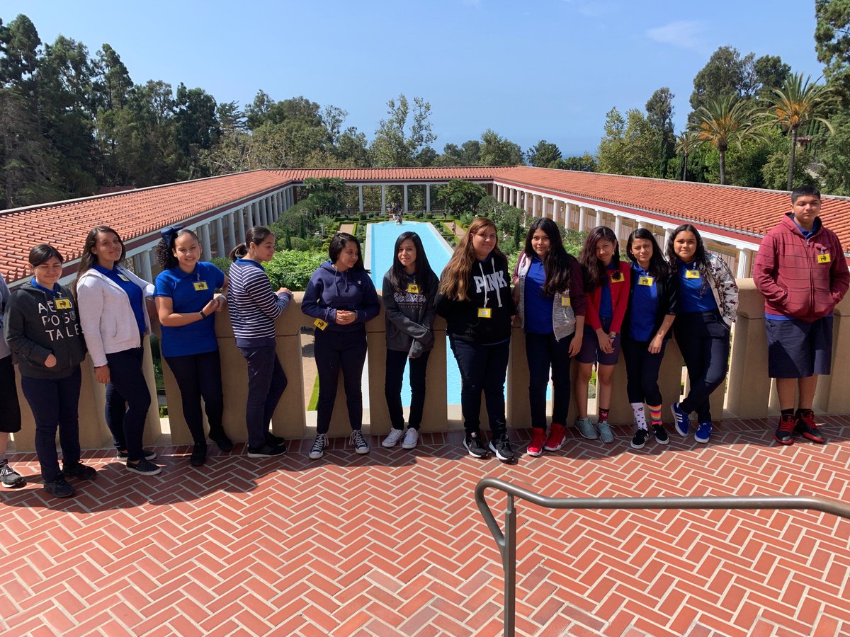 MrsMcCarter3's tweet photo. Enjoying the Getty https://t.co/m0DjFfhduE
