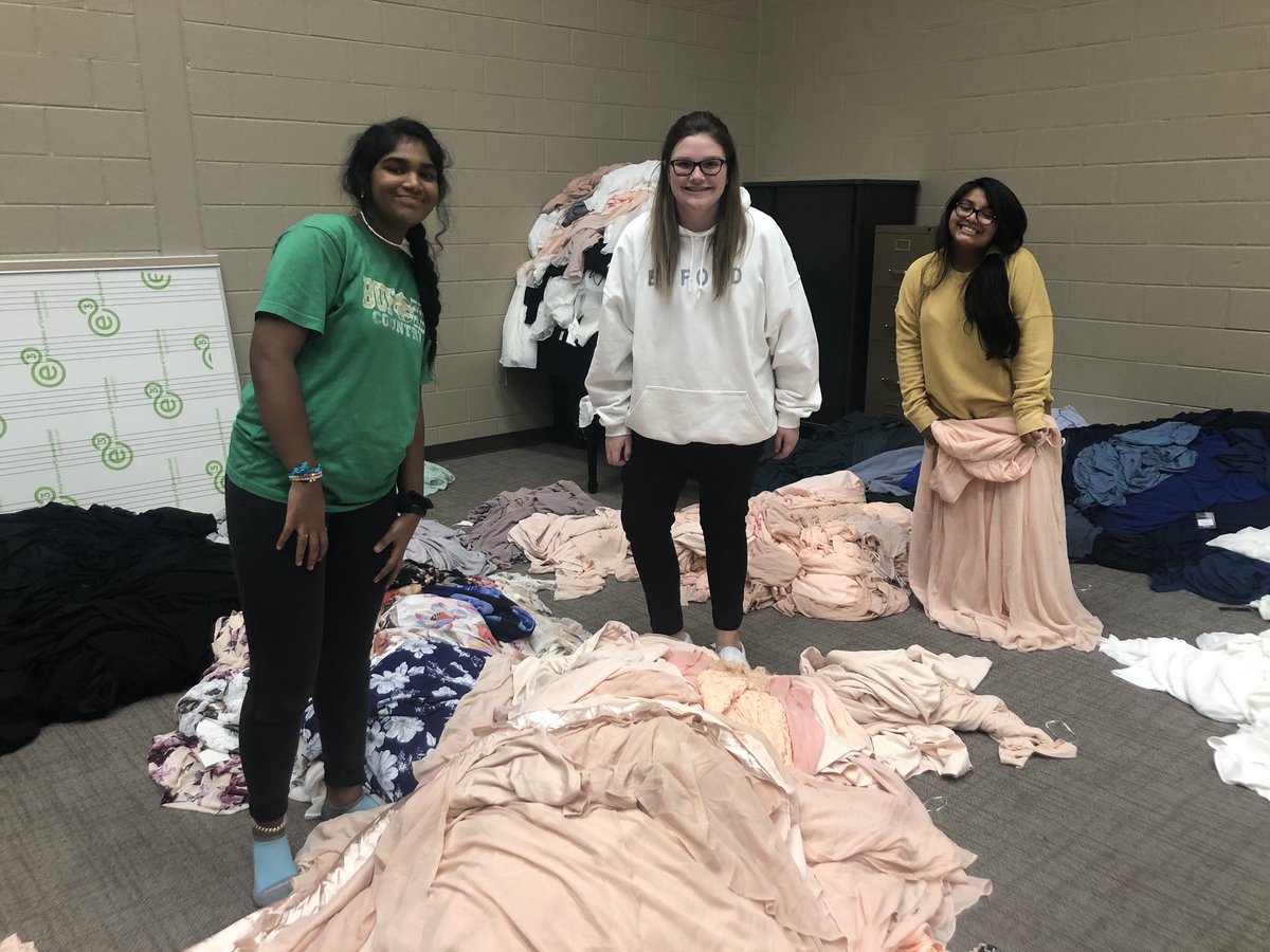 buford_fccla's tweet photo. We have had such a great day at Becca’s Closet organizing dresses to prepare for homecoming season! See Mrs. Wood, Mrs. Wright, or Mrs. Fowler to come help us out! Free dress if you come volunteer! https://t.co/CLvkF4r55Q