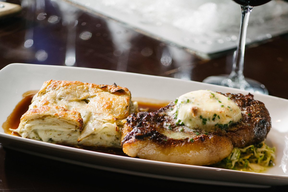 CityBarBoston's tweet photo. We don't just do tasty cocktails! Our @LenoxHotel location offers full dinner and late night menus, too. The grilled NY strip steak is to die for! Served daily starting at 4:30pm-- late night until 2am. https://t.co/5eqy4qi3HH