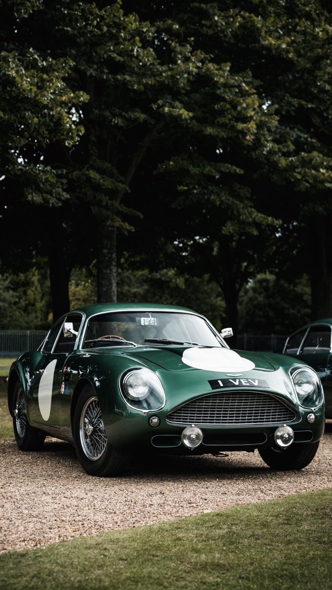 Absolutely love this car, spent way too long taking photos of it at <a href="/ConcoursUK/">Concours of Elegance</a> on Saturday 😂 #astonmartin
