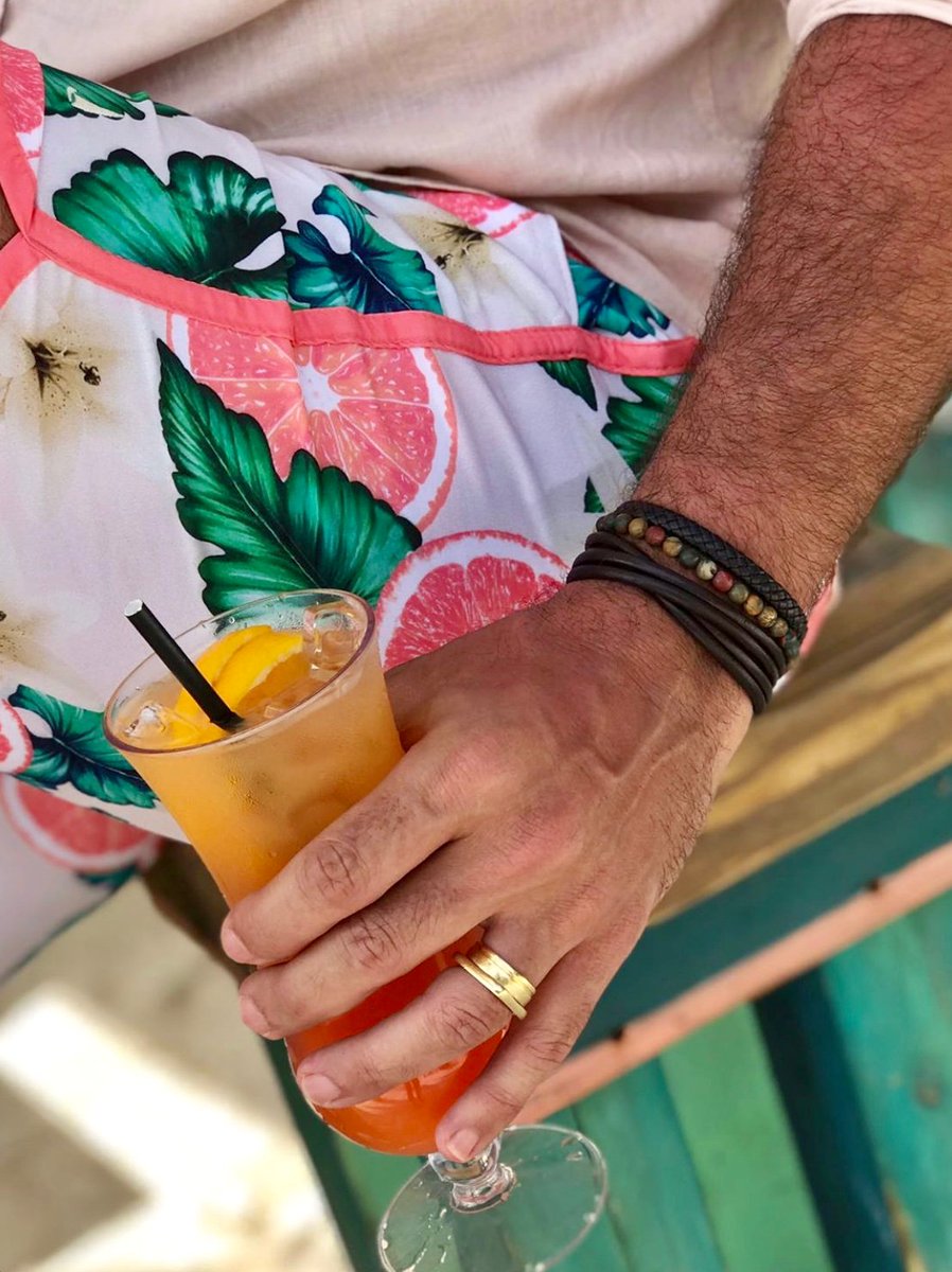 RenAruba's tweet photo. Monday; Nothing a cocktail can't fix. #RenAruba #Aruba #RenHotels #MixThisWay #MondayThoughts 📸 Dr Paulo Lessa https://t.co/RoqiF4iI2d