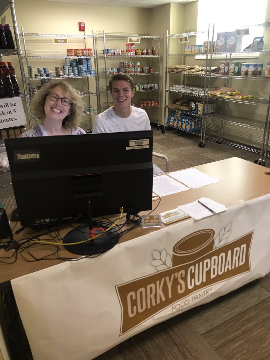 EmporiaStateASG's tweet image. Corky’s Cupboard is open every Monday &amp;amp; Thursday from 12-5pm! Let’s fight student hunger together 🐝🥘