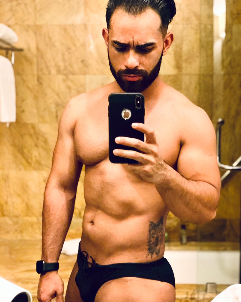 GeorgeGlezzGG's tweet photo. A recuperar lo perdido ! 

Exitosa Semana ❤️🐺🦁

#WorkOut #Goals #fitness #fitnessmotivation #gayboy #gaygfit #mexico #victoriousunderwear #iniciodesemana #lunes #gym #capitalgym #legday #wolf #georgeglezz #GGMen #zacatecas #zac #lideryr https://t.co/CB1Bq0rV4d