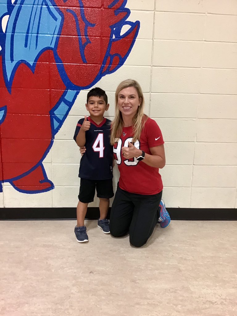 ChanderPEDabbs's tweet photo. We’re ready for some Texans football 🏈! @JJWatt @deshaunwatson #TexansGameday #texans #DabbsPE #FootballSeason #PErocks https://t.co/op97IW6Y5i